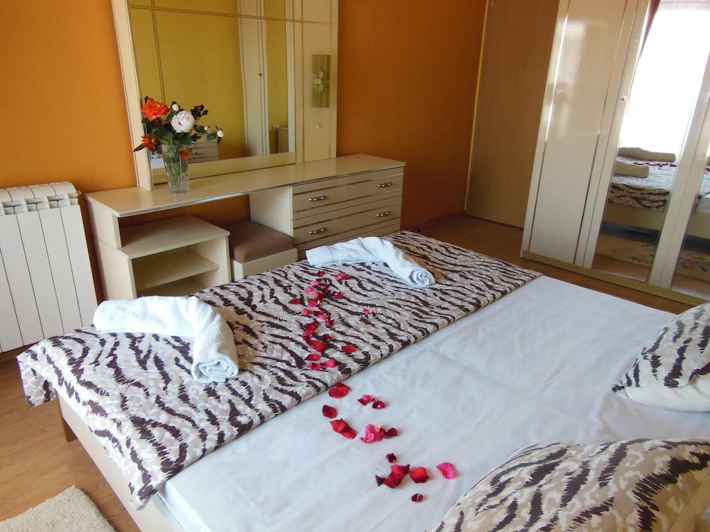 Apartment Petrovic Ούλτσιν Δωμάτιο φωτογραφία
