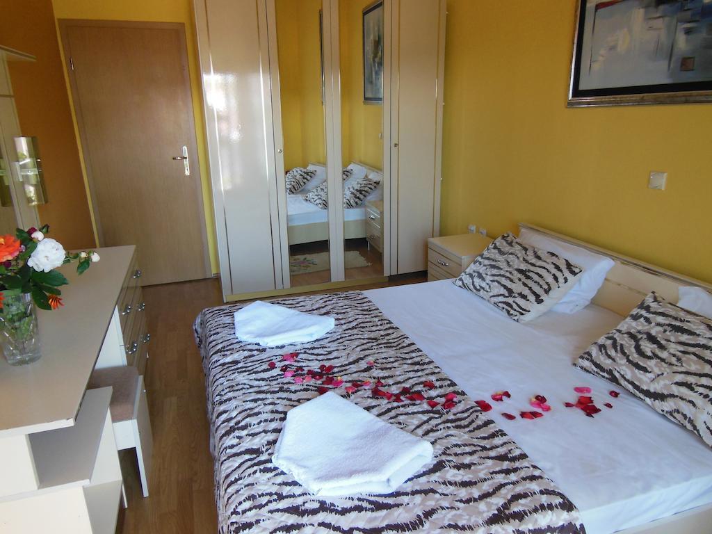 Apartment Petrovic Ούλτσιν Δωμάτιο φωτογραφία